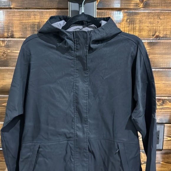 The North Face Women’s Jacket - Picture 2 of 12